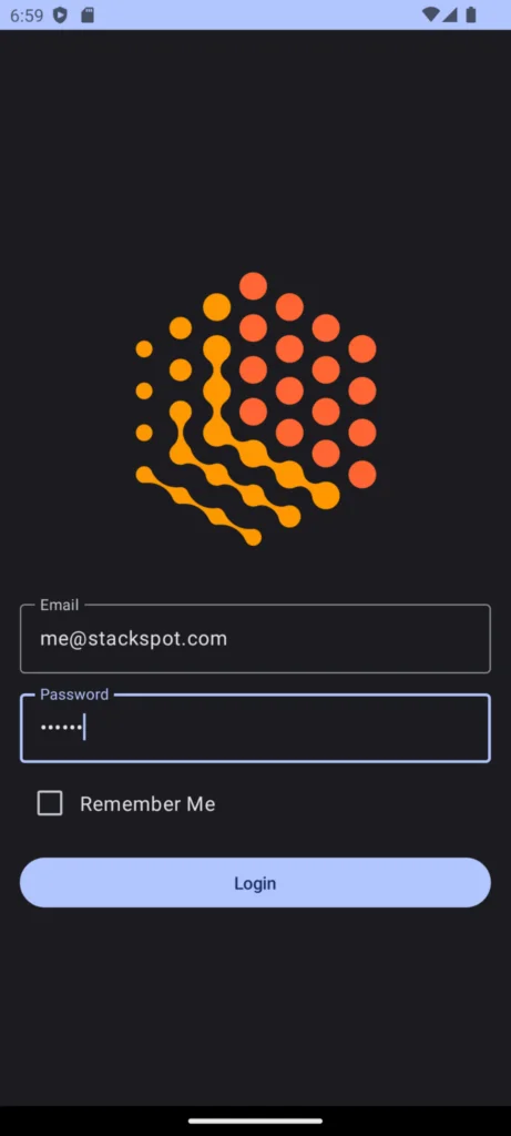 Imagem do artigo sobre modernização de legado mobile com  três imagens lado a lado da tela de login da StackSpot. A primeira possui a logo da StackSpot, o polígono formado por pequenas bolas em tons de laranja, e os campos e-mail e password. A segunda também possui a logo, mas com Authenticating. O último possui a logo e Login Successful.